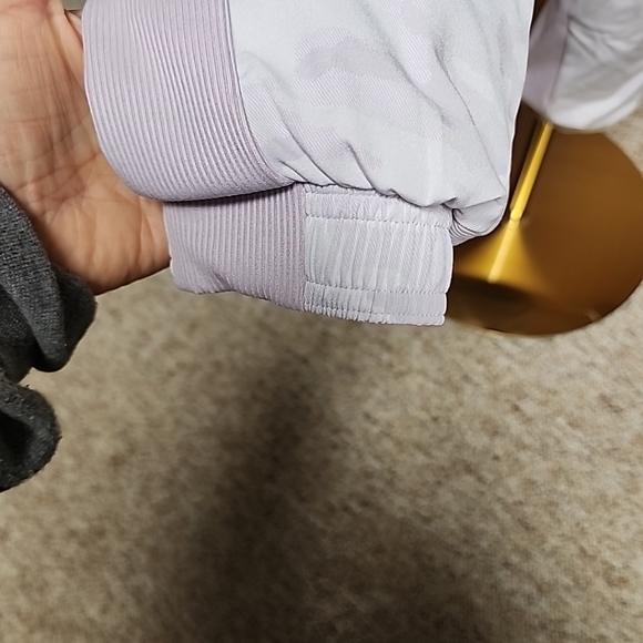 Athleta, NWT, Brooklyn Lined Camo Lux Joggers, Shasta Purple, Size 4 - Picture 10 of 16